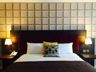 Отель Burren Atlantic Hotel & Holiday Village Балливон Улучшенный номер с кроватью размера «king-size»-4
