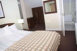 Отель Burren Atlantic Hotel & Holiday Village Балливон Дом с 3 спальнями-2